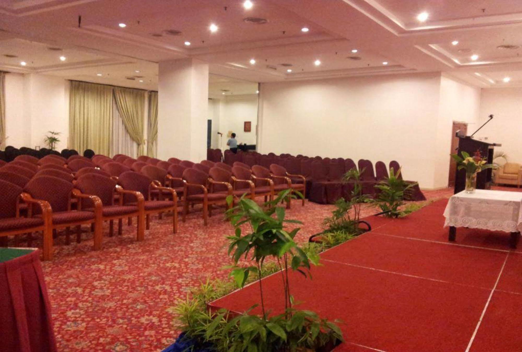 קאג'אנג Rhr Hotel At Uniten מראה חיצוני תמונה