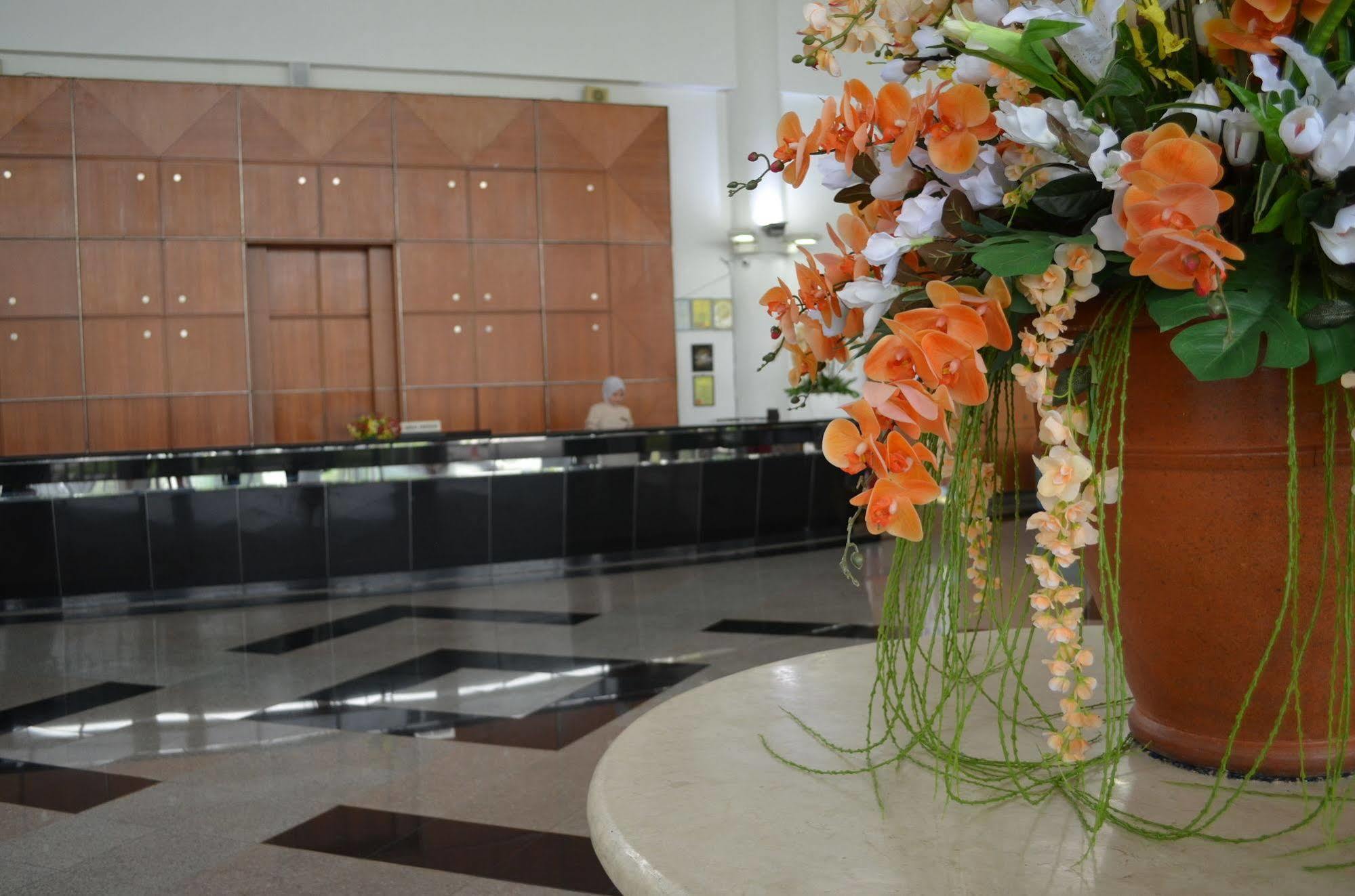 קאג'אנג Rhr Hotel At Uniten מראה חיצוני תמונה